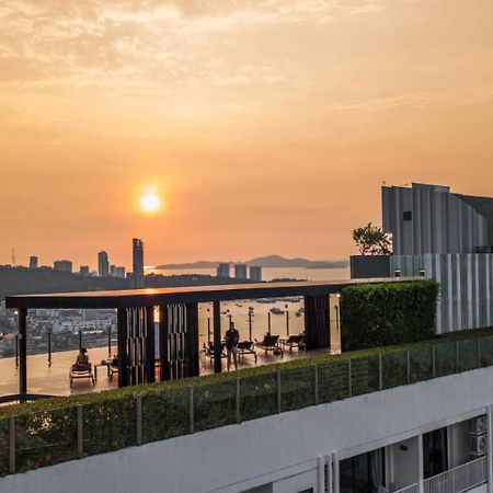 The Base Pattaya By Nami Aparthotel Bagian luar foto