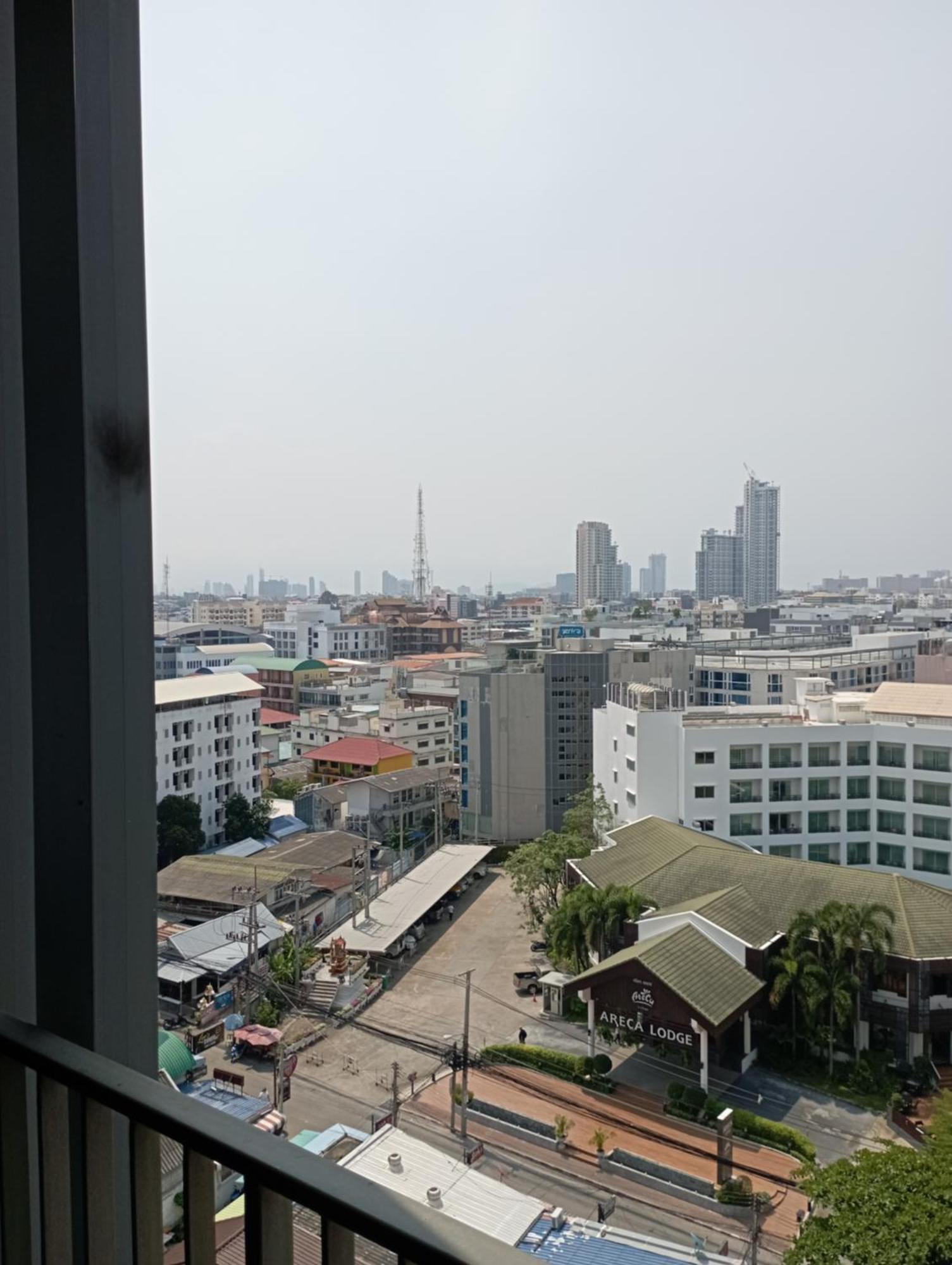 The Base Pattaya By Nami Aparthotel Bagian luar foto