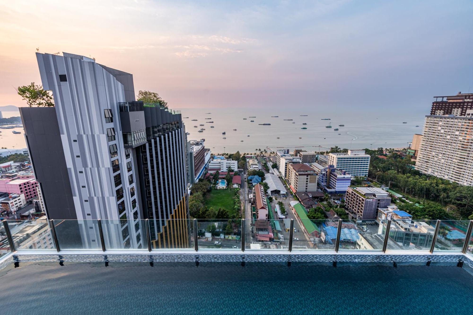 The Base Pattaya By Nami Aparthotel Bagian luar foto